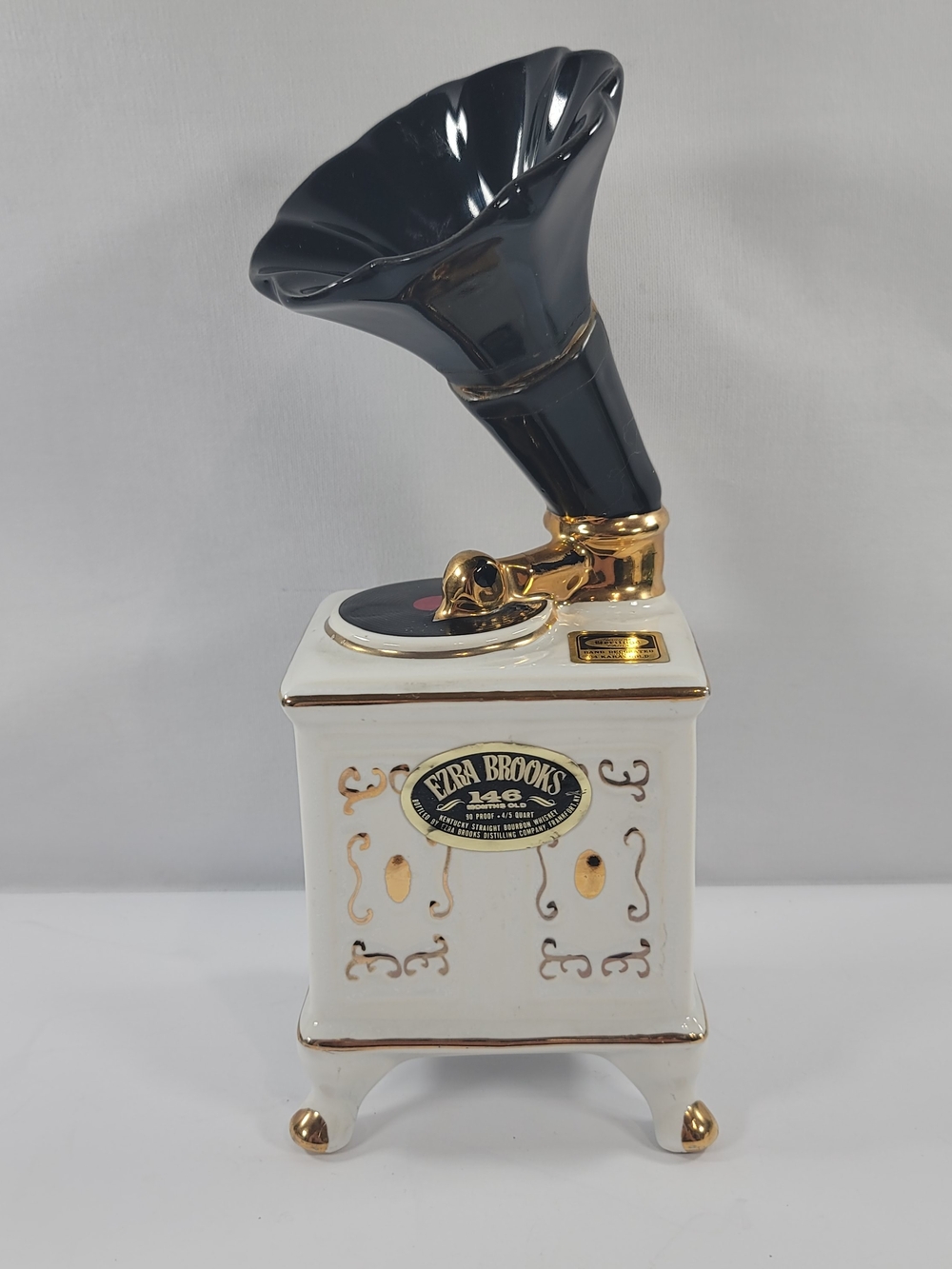 Heritage Decorative Gramophone Accent - White, Black, Gold
